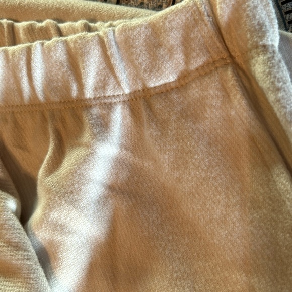 Lands End 58%cotton, 41% polyester, 1% spandex off white long pants, 2 pockets. - Picture 8 of 8